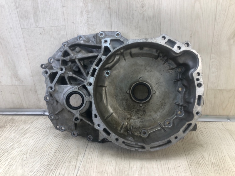 Крышка АКПП передняя MITSUBISHI OUTLANDER XL 05-13 2701A079 Б/У
