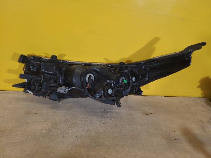 Фара правая COROLLA 12-19 E180