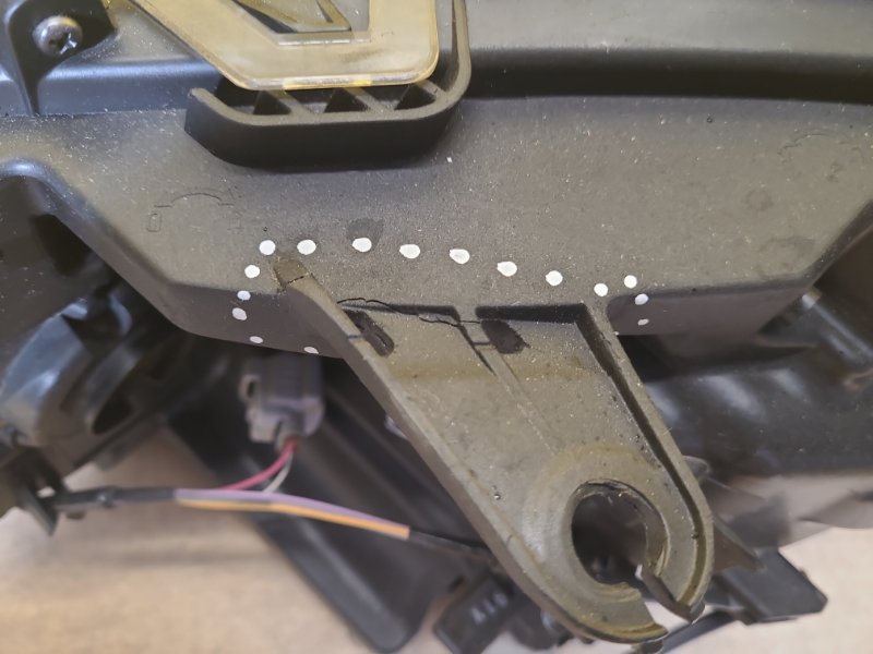 Фара правая RAV4 18-