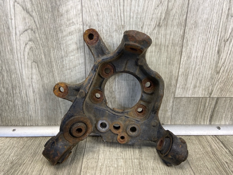 Цапфа задняя правая FX S50 03-08