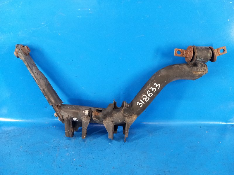 Рычаг задний нижний R правый HONDA CIVIC ES 00-05 2005 1.7 L D17A 52370-S5A-A50 Б/У