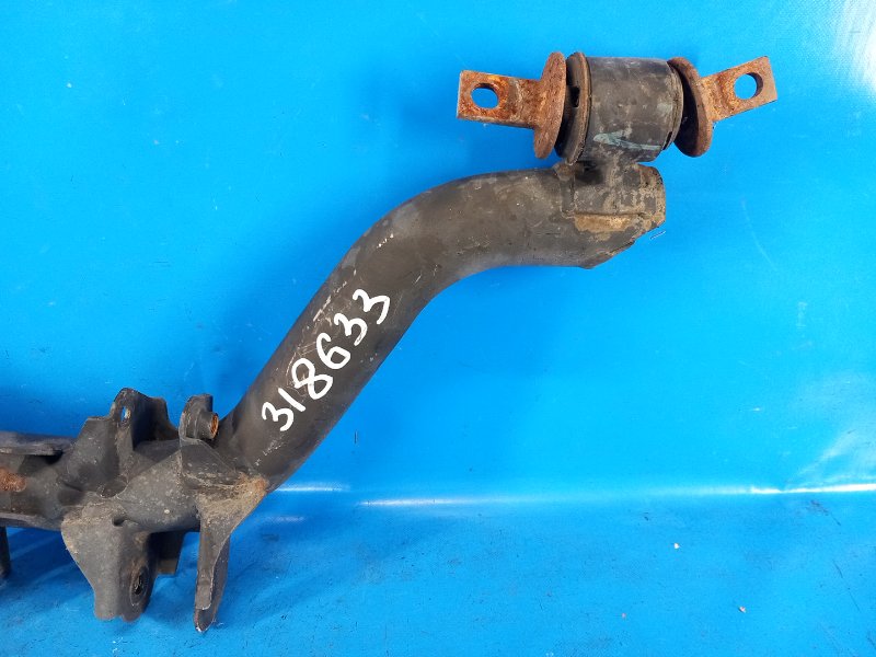 Рычаг задний нижний R правый HONDA CIVIC ES 00-05 1.7 L D17A