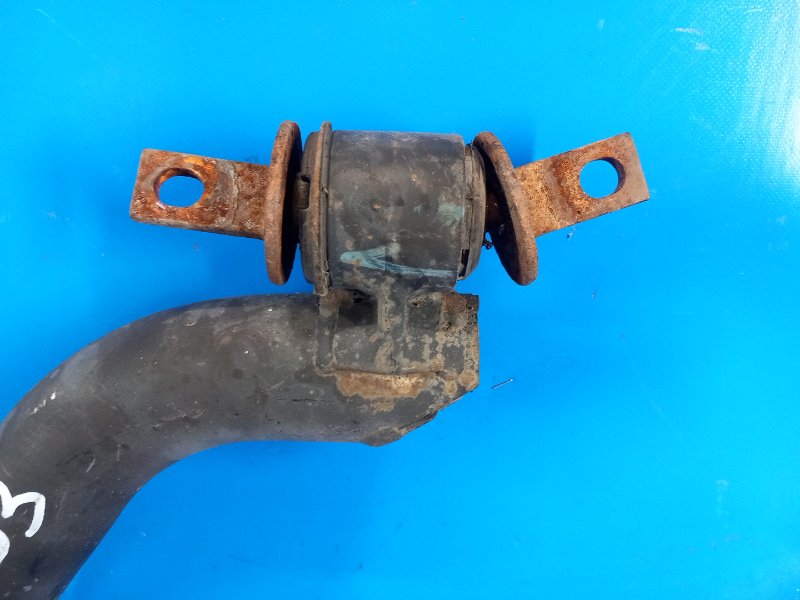 Рычаг задний нижний R правый CIVIC ES 00-05 2005 1.7 L D17A