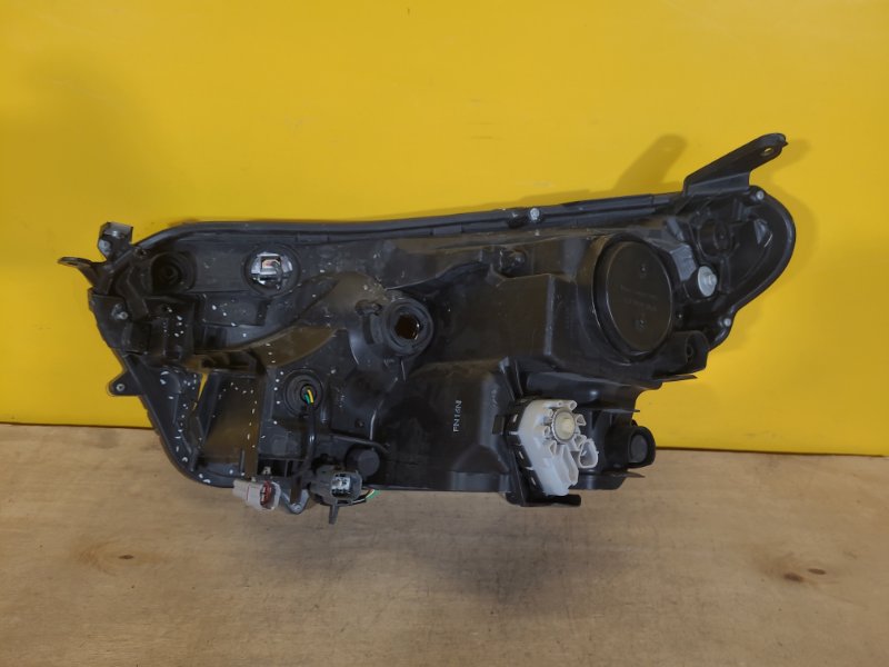 Фара правая RAV4 13-19