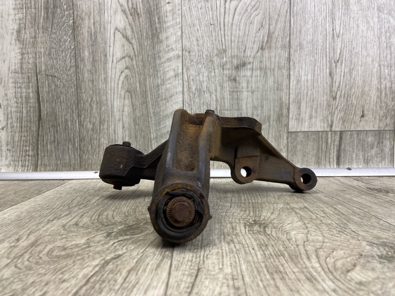 Цапфа задняя левая TOYOTA CAMRY 40 06-11