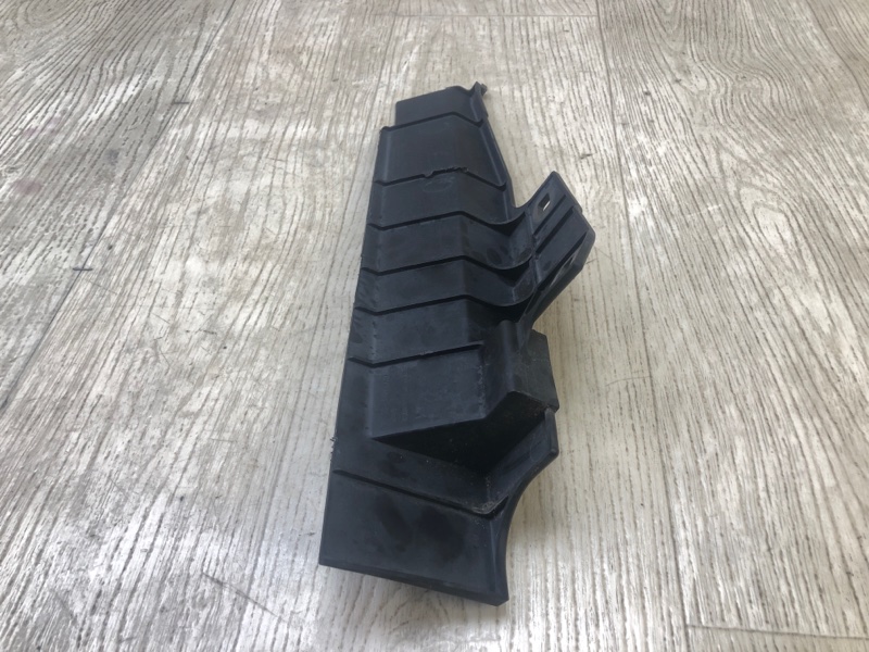 Дефлектор радиатора левый CIVIC 4D 06-11 FD