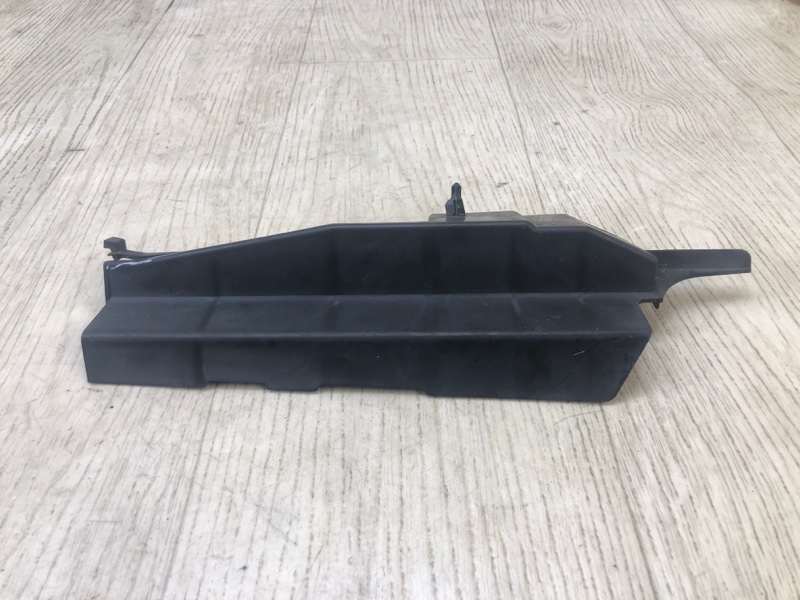 Дефлектор радиатора правый HONDA CIVIC 4D 06-11 FD 19025RNAA00 Б/У