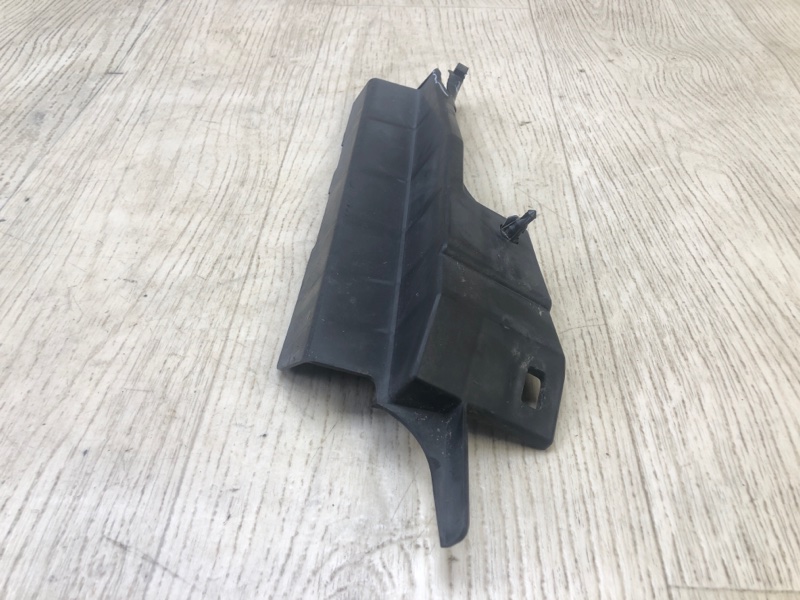 Дефлектор радиатора правый CIVIC 4D 06-11 FD