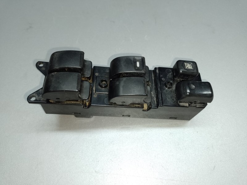 Блок управления стеклоподъемниками передний левый MITSUBISHI LANCER X 10 07-15 2014 2.0 4B11 8608A068 Б/У
