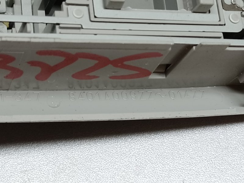 Плафон салона LANCER X 10 07-15 2014 2.0 4B11 Плафон салона LANCER X 10 07-15 2014 2.0 4B11