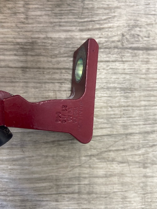 Петля двери нижняя задняя правая JETTA USA 10-17