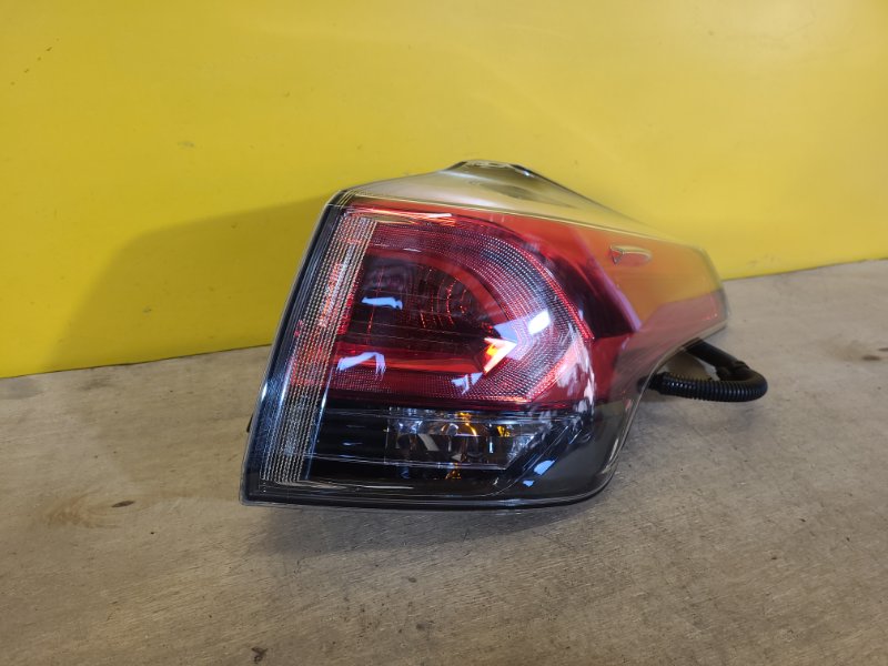 Фонарь наружный правый TOYOTA RAV4 13-19 Фонарь наружный правый TOYOTA RAV4 13-19