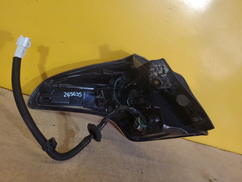 Фонарь наружный правый RAV4 13-19 Фонарь наружный правый RAV4 13-19