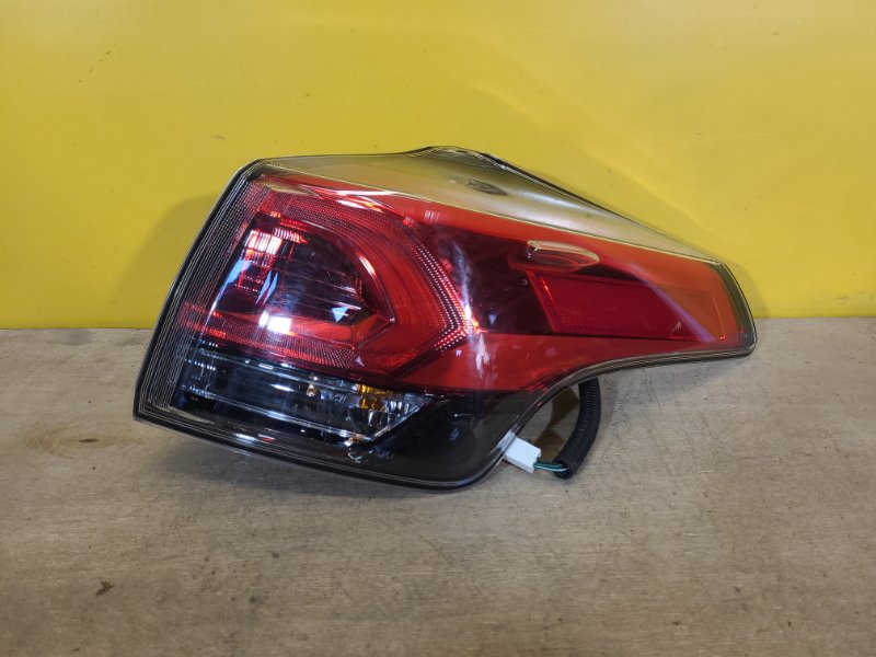 Запчасть фонарь наружный правый TOYOTA RAV4 13-19 8155042201 Б/У Фонарь наружный правый TOYOTA RAV4 13-19 8155042201 Б/У