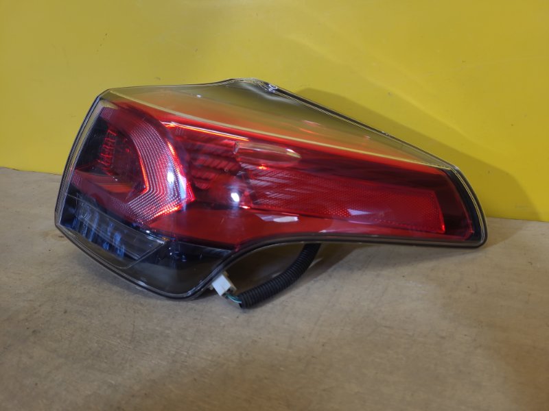 Фонарь наружный правый RAV4 13-19 Фонарь наружный правый RAV4 13-19