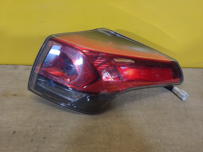 Запчасть фонарь наружный правый TOYOTA RAV4 13-19 8155042201 Б/У Фонарь наружный правый TOYOTA RAV4 13-19 8155042201 Б/У