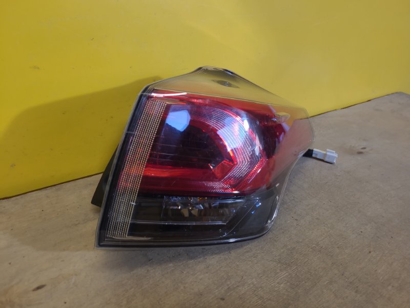 Фонарь наружный правый TOYOTA RAV4 13-19 Фонарь наружный правый TOYOTA RAV4 13-19