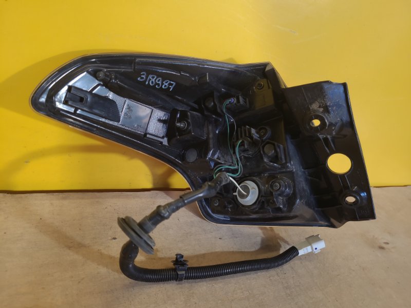 Фонарь наружный правый RAV4 13-19 Фонарь наружный правый RAV4 13-19