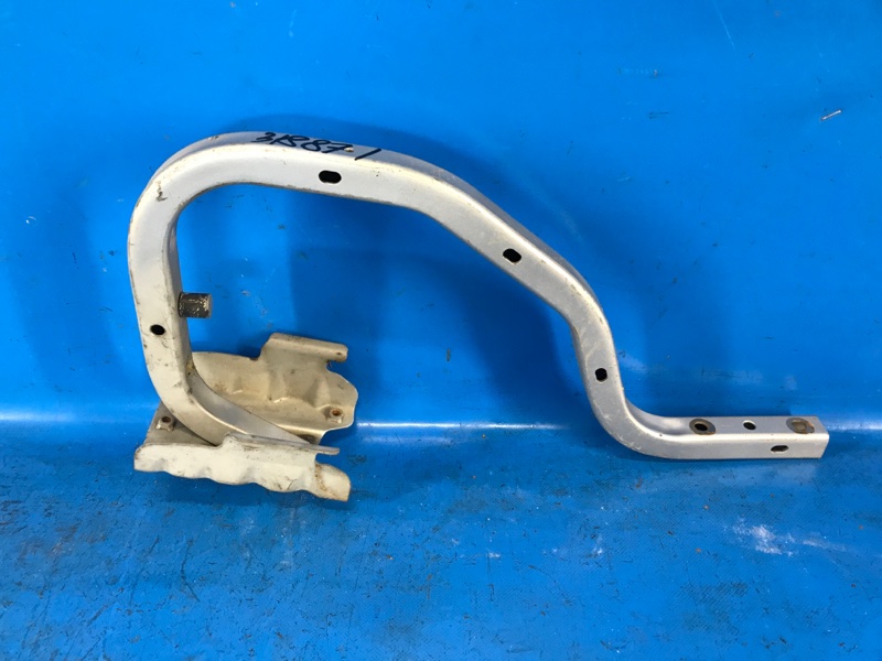 Запчасть петля крышки багажника левая NISSAN SENTRA B17 12-21 2015 B17 1.8 MRA8DE 844003SG0A Б/У Петля крышки багажника левая NISSAN SENTRA B17 12-21 2015 B17 1.8 MRA8DE 844003SG0A Б/У