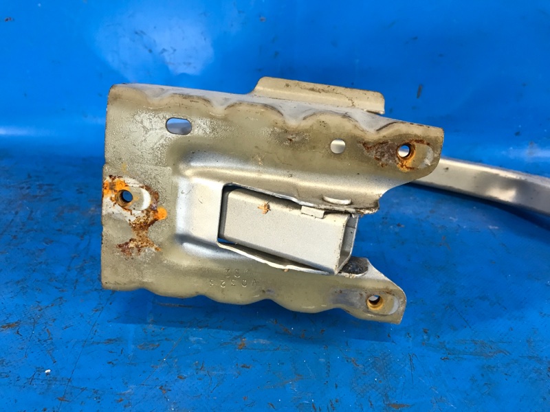 Петля крышки багажника левая NISSAN SENTRA B17 12-21 B17 1.8 MRA8DE Петля крышки багажника левая NISSAN SENTRA B17 12-21 B17 1.8 MRA8DE