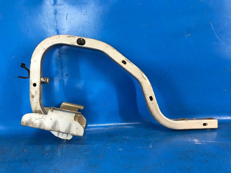 Запчасть петля крышки багажника правая NISSAN SENTRA B17 12-21 2015 B17 1.8 MRA8DE 844003SG0A Б/У Петля крышки багажника правая NISSAN SENTRA B17 12-21 2015 B17 1.8 MRA8DE 844003SG0A Б/У