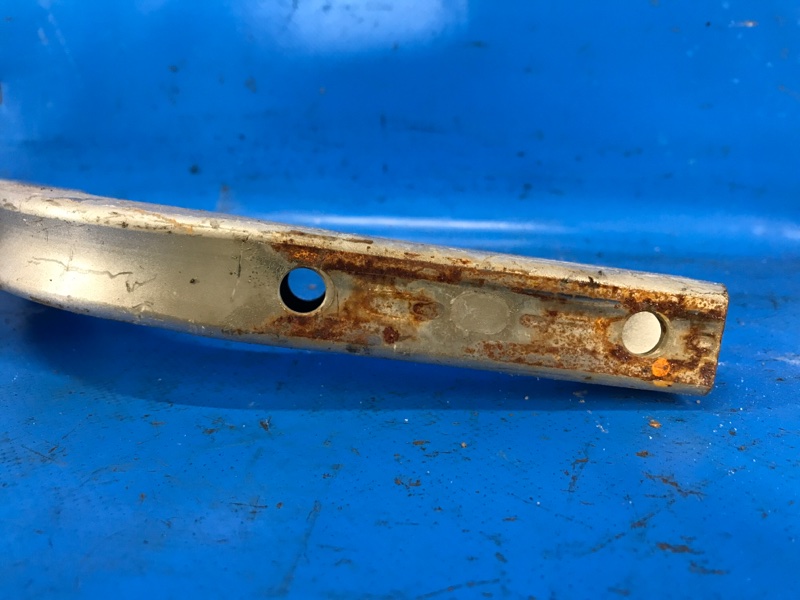 Петля крышки багажника правая SENTRA B17 12-21 2015 B17 1.8 MRA8DE Петля крышки багажника правая SENTRA B17 12-21 2015 B17 1.8 MRA8DE