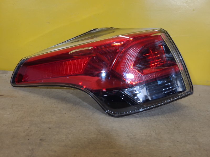Запчасть фонарь наружный левый TOYOTA RAV4 13-19 8156042201 Б/У Фонарь наружный левый TOYOTA RAV4 13-19 8156042201 Б/У