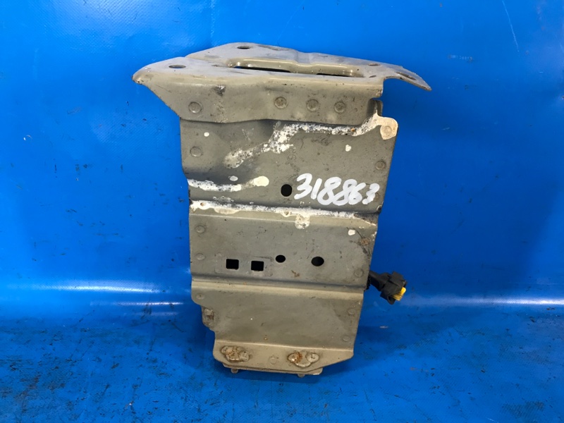 Кронштейн усилителя переднего бампера правый NISSAN SENTRA B17 12-21 2015 B17 1.8 MRA8DE G51153SHMA Б/У