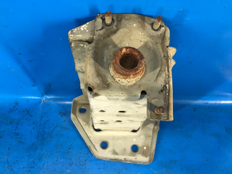 Кронштейн усилителя переднего бампера левый SENTRA B17 12-21 2015 B17 1.8 MRA8DE