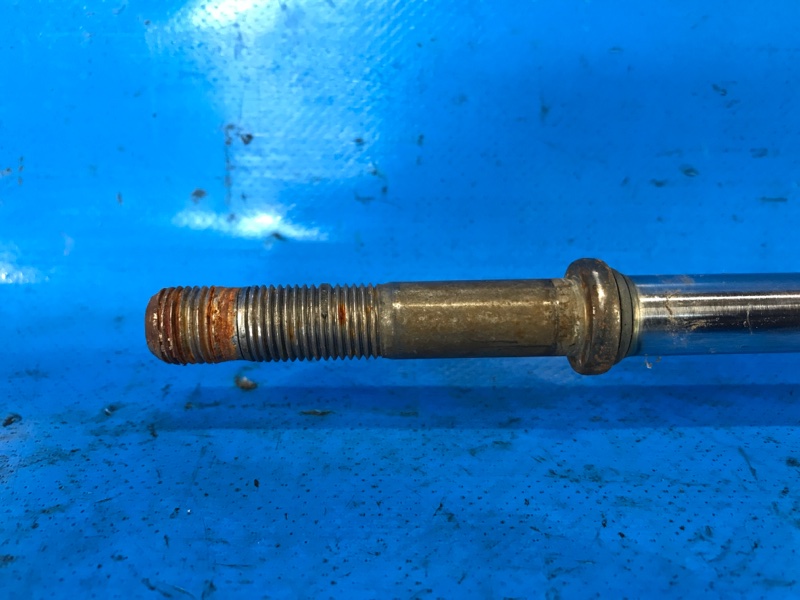 Амортизатор задний PRIUS - 30 09-17 2012 ZVW30 1.8 2ZRFXE Амортизатор задний PRIUS - 30 09-17 2012 ZVW30 1.8 2ZRFXE