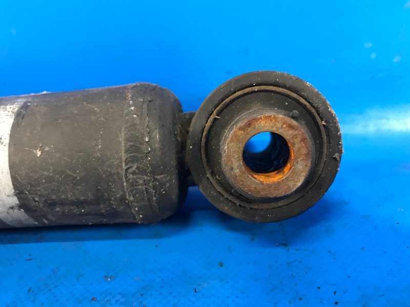 Амортизатор задний PRIUS - 30 09-17 2012 ZVW30 1.8 2ZRFXE Амортизатор задний PRIUS - 30 09-17 2012 ZVW30 1.8 2ZRFXE