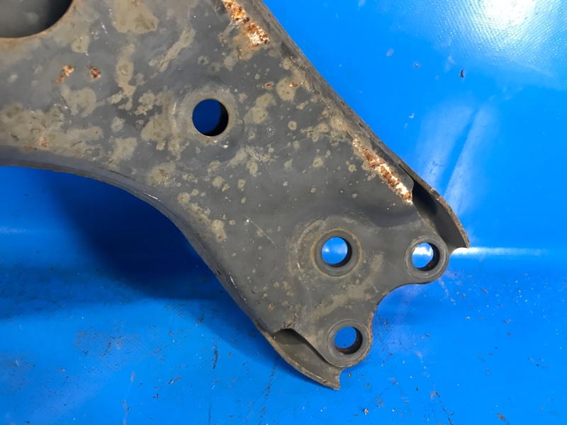 Рычаг передней подвески нижний левый PRIUS - 30 09-17 2012 ZVW30 1.8 2ZRFXE