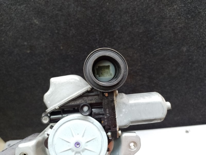 Стеклоподъемник задний правый PRIUS - 30 09-17