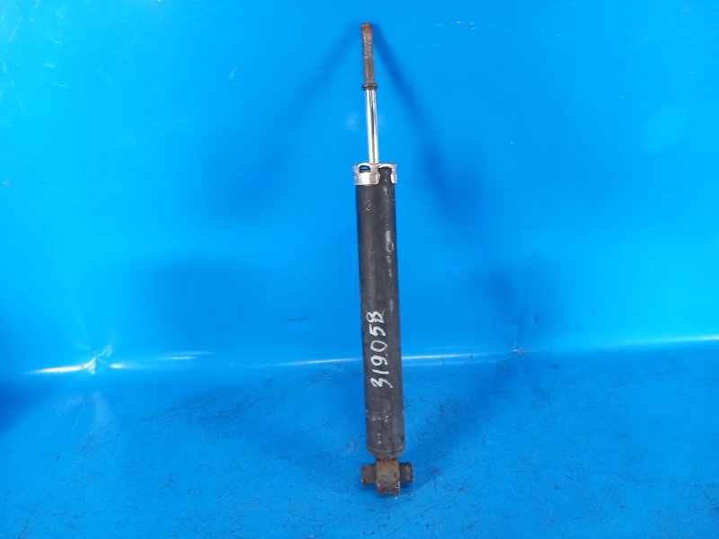 Запчасть амортизатор задний TOYOTA PRIUS - 30 09-17 2010 ZVW30 4853080533 Б/У Амортизатор задний TOYOTA PRIUS - 30 09-17 2010 ZVW30 4853080533 Б/У