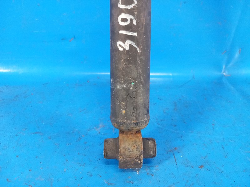 Амортизатор задний TOYOTA PRIUS - 30 09-17 ZVW30 Амортизатор задний TOYOTA PRIUS - 30 09-17 ZVW30