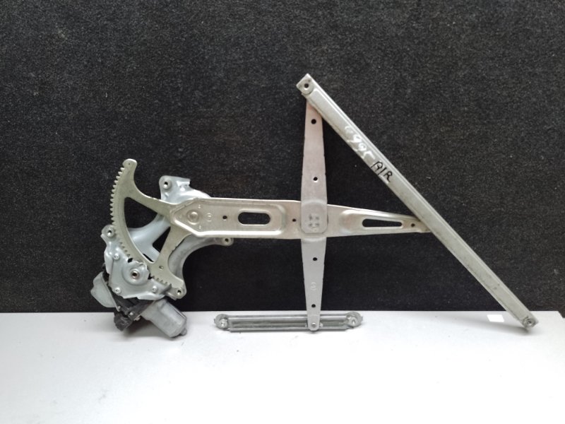 Стеклоподъемник задний правый PRIUS - 30 09-17 2013 1.8 2ZRFXE