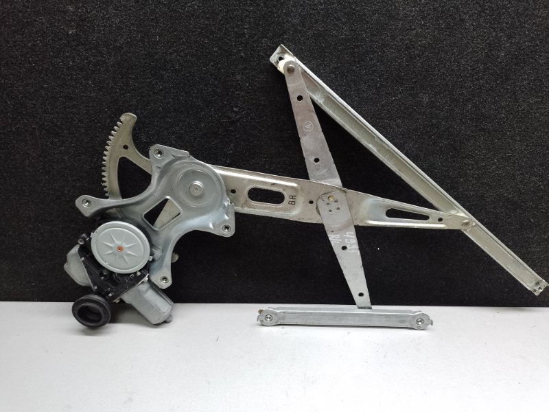 Запчасть стеклоподъемник задний левый TOYOTA PRIUS - 30 09-17 2013 1.8 2ZRFXE 69802-52070 Б/У Стеклоподъемник задний левый TOYOTA PRIUS - 30 09-17 2013 1.8 2ZRFXE 69802-52070 Б/У