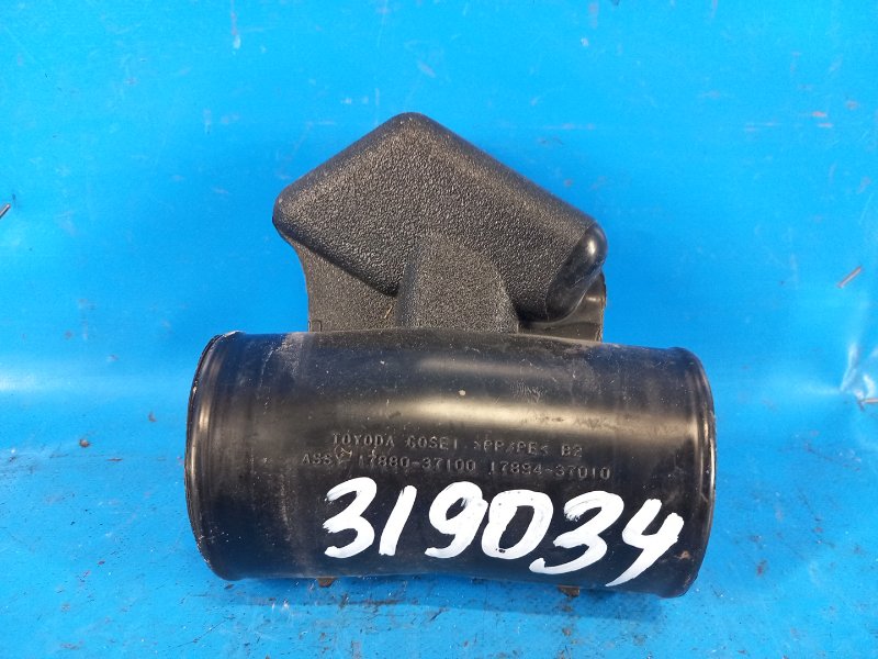 Запчасть резонатор воздушного фильтра TOYOTA PRIUS - 30 09-17 2010 ZVW30 789437010 Б/У Резонатор воздушного фильтра TOYOTA PRIUS - 30 09-17 2010 ZVW30 789437010 Б/У