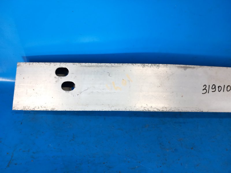 Усилитель заднего бампера PRIUS - 30 09-17 2010 ZVW30