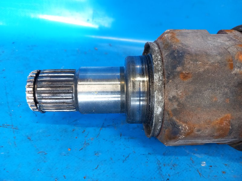 Привод передний левый PRIUS - 30 09-17 2010 ZVW30