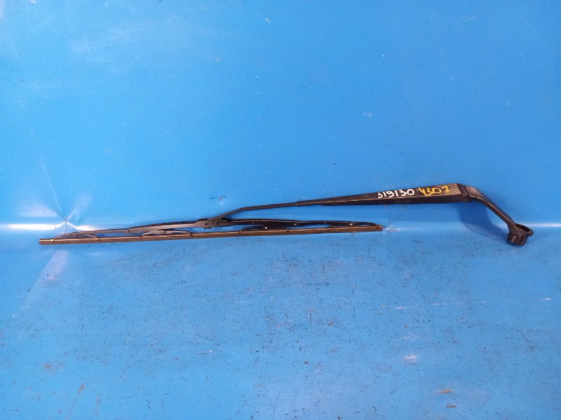 Поводок стеклоочистителя передний левый MITSUBISHI OUTLANDER GF 12- 2013 2.4 8250A586 Б/У