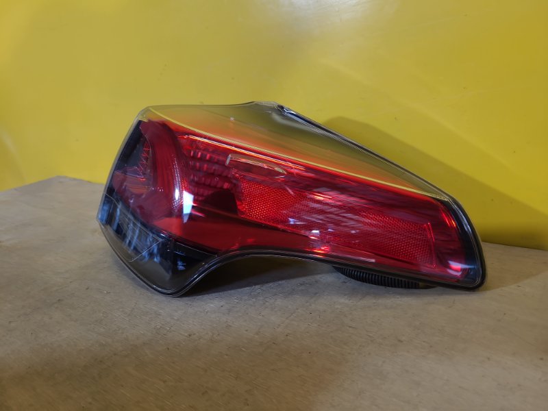 Фонарь наружный правый RAV4 13-19 Фонарь наружный правый RAV4 13-19