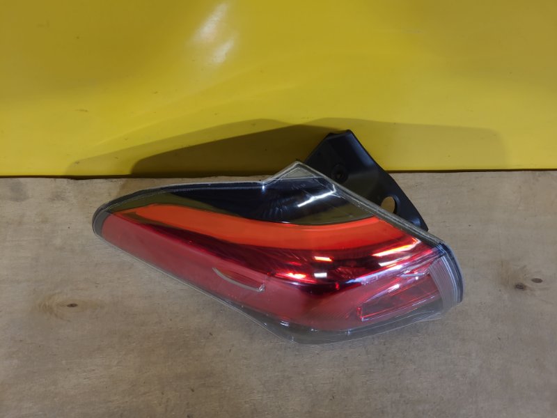 Фонарь наружный левый RAV4 13-19 Фонарь наружный левый RAV4 13-19