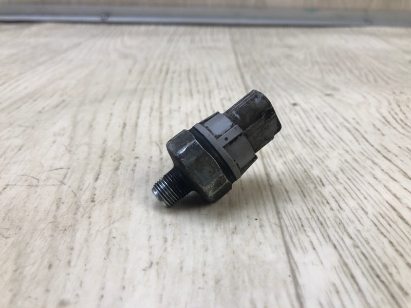 Датчик давления масла ДВС TOYOTA LAND CRUISER 90 96-03 3.4 5VZ-FE 8353030090 Б/У