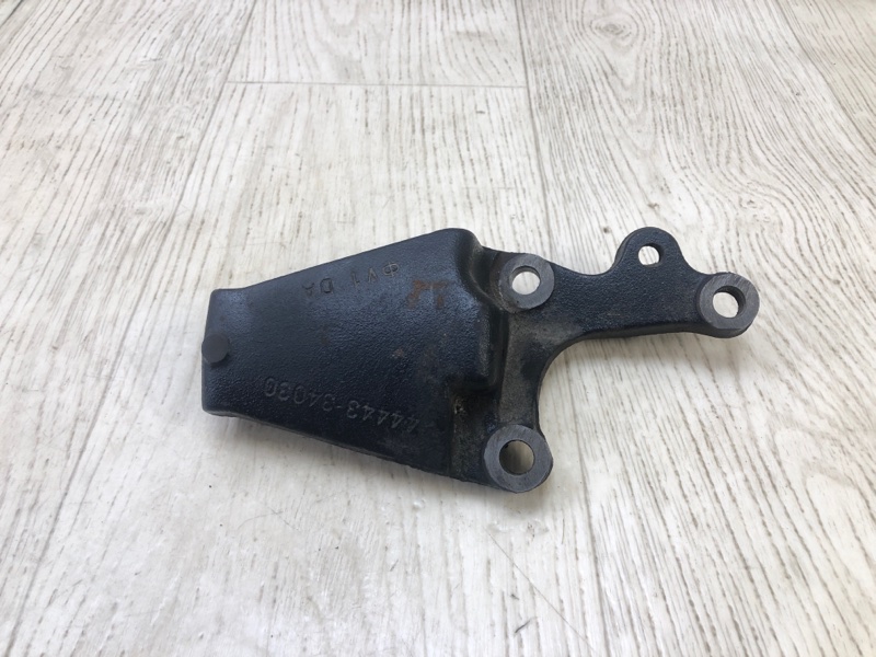 Запчасть кронштейн насоса гур TOYOTA LAND CRUISER 90 96-03 3.4 5VZ-FE 44443-34030 Б/У Кронштейн насоса ГУР TOYOTA LAND CRUISER 90 96-03 3.4 5VZ-FE 44443-34030 Б/У