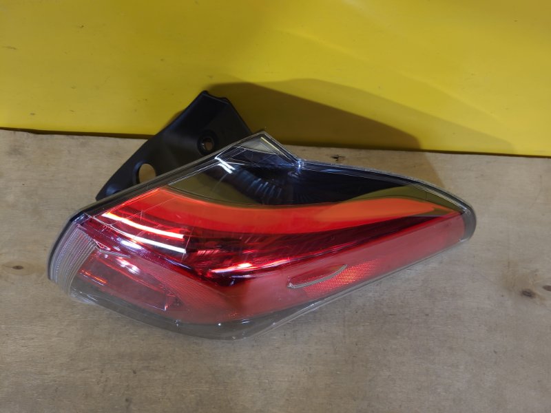 Фонарь наружный правый RAV4 13-19 Фонарь наружный правый RAV4 13-19