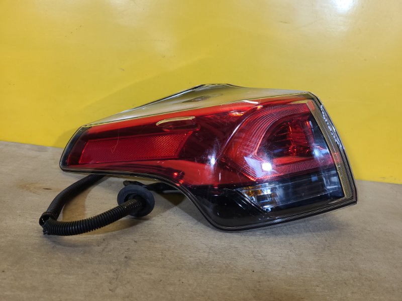 Запчасть фонарь наружный левый TOYOTA RAV4 13-19 8156042201 Б/У Фонарь наружный левый TOYOTA RAV4 13-19 8156042201 Б/У