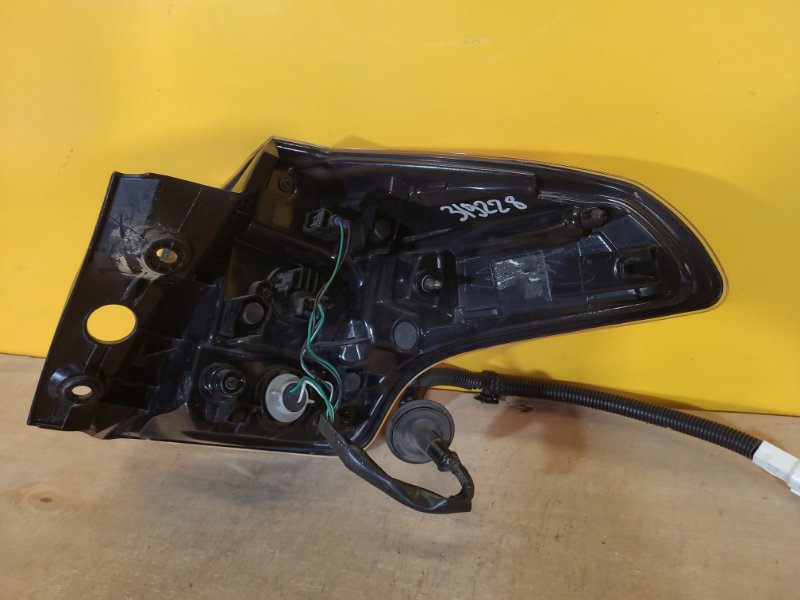 Фонарь наружный левый RAV4 13-19 Фонарь наружный левый RAV4 13-19