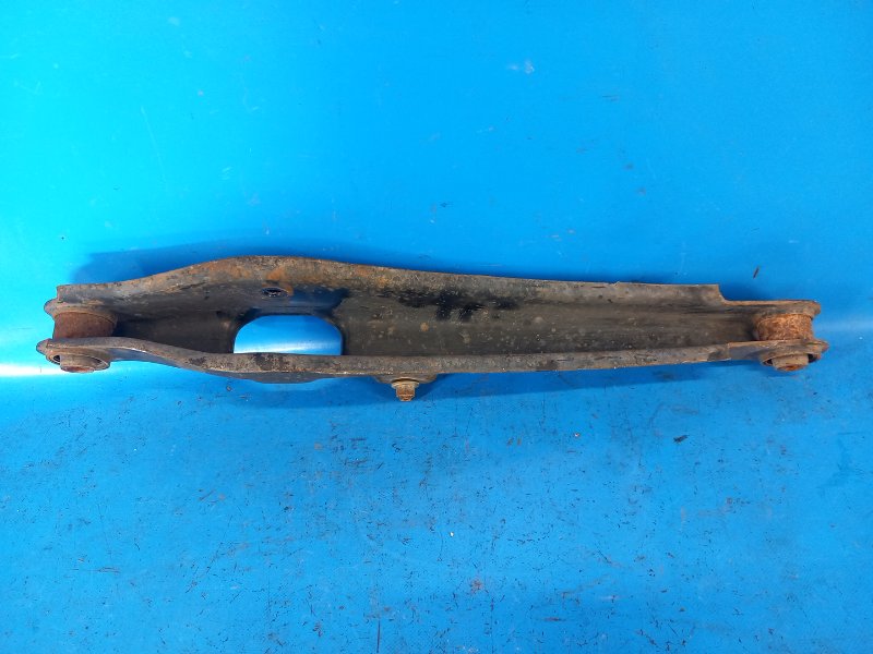 Рычаг задней подвески поперечный нижний MITSUBISHI OUTLANDER GF 12- 2.4