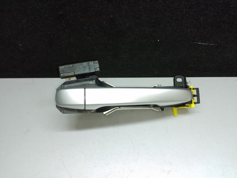 Ручка двери наружная задняя правая TOYOTA PRIUS - 30 09-17 69211-74020-P2 Б/У